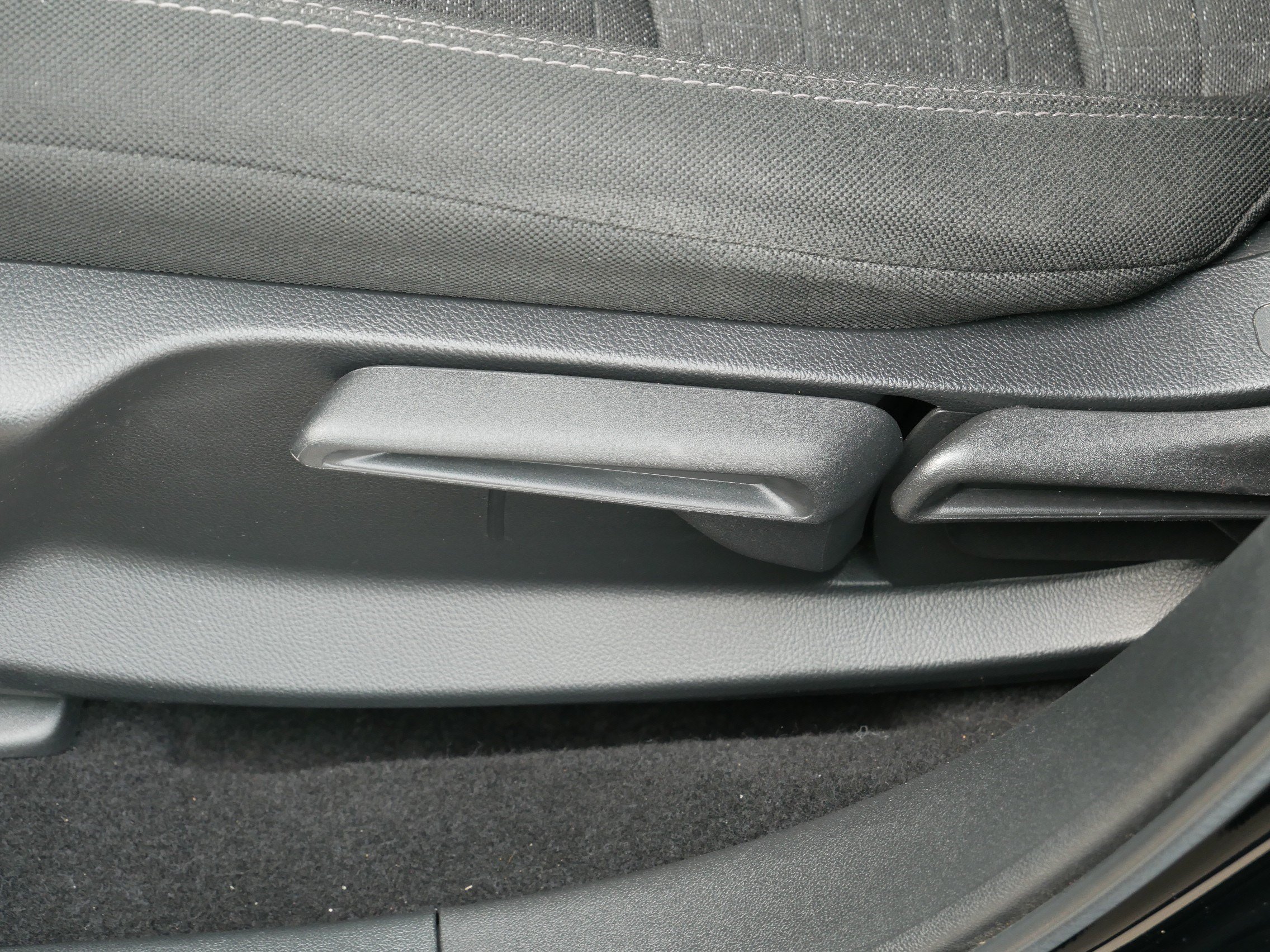 Certified 2025 Honda HR-V LX image 20