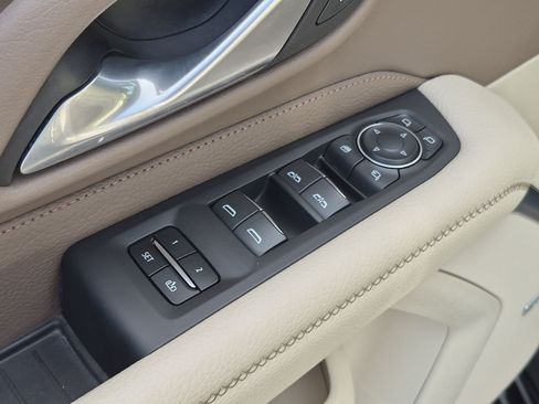 Used 2022 GMC Yukon Denali AWD/4WD image 15