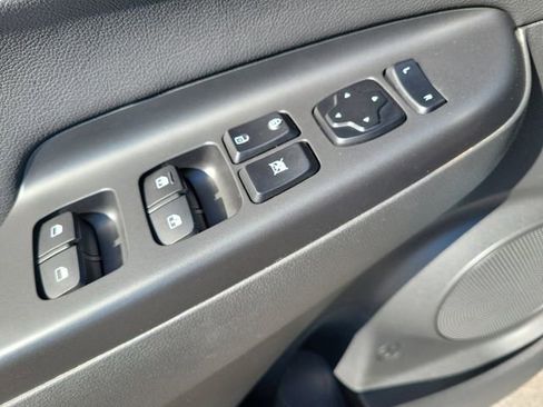 Used 2022 Hyundai Kona Limited FWD image 21