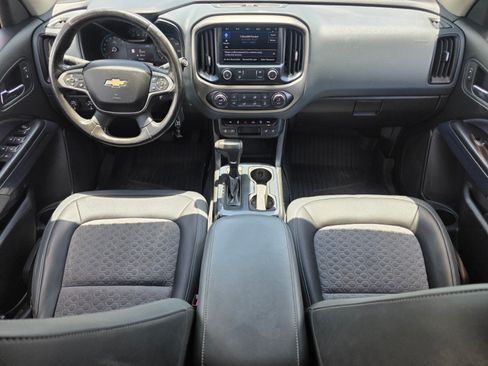 Used 2019 Chevrolet Colorado Z71 AWD/4WD image 12