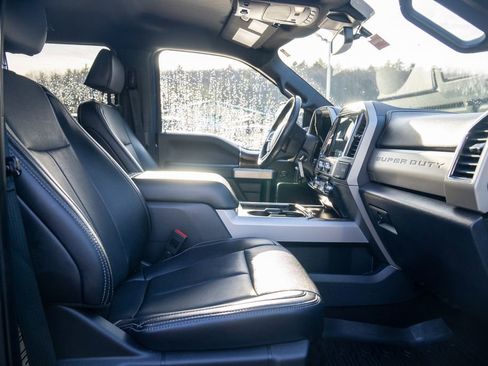 Used 2022 Ford F250 Lariat w/ Black Appearance Package image 13