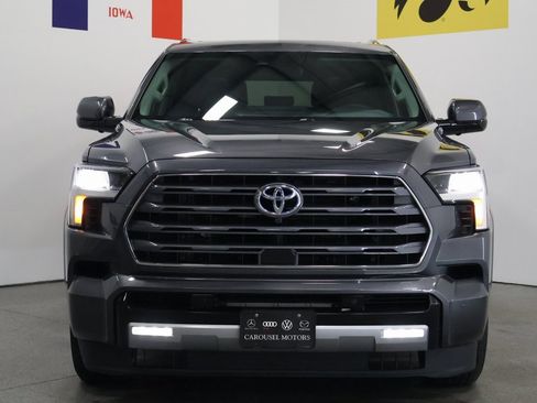 Used 2023 Toyota Sequoia Limited image 7