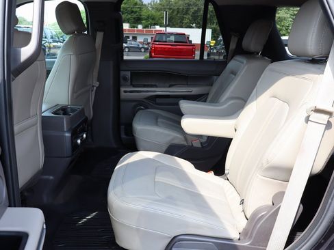Used 2020 Ford Expedition Limited image 25