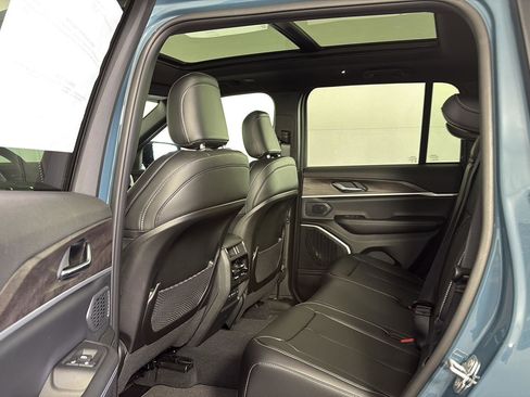 New 2026 Jeep Grand Cherokee Limited w/ Limited Altitude Package AWD/4WD image 9