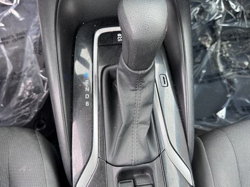 Used 2021 Toyota Corolla LE FWD image 32