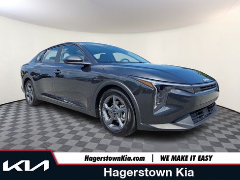 Certified 2025 Kia K4 FWD image 1