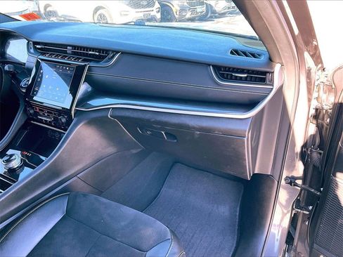 Used 2023 Jeep Grand Cherokee Altitude image 12