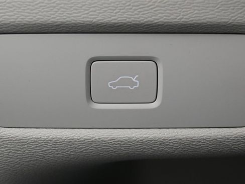 Used 2024 Volvo XC60 B5 Plus w/ Protection Package Premier image 16