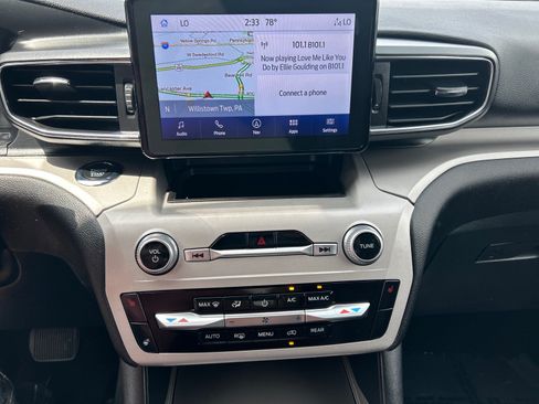 Certified 2023 Ford Explorer XLT w/ Equipment Group 202A AWD/4WD image 27