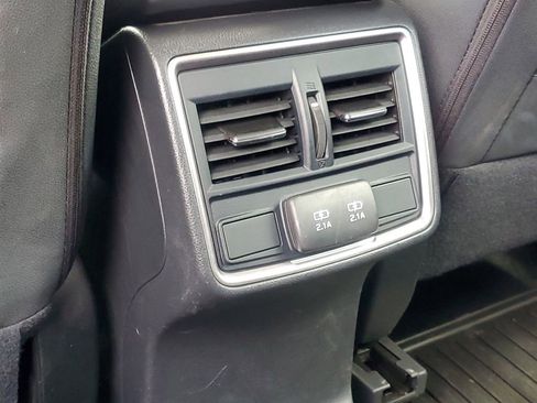 Used 2022 Subaru Forester Premium image 36