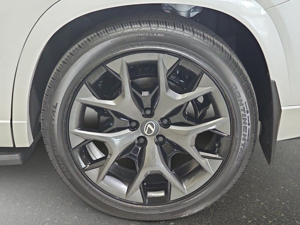 New 2026 Lexus TX 500h AWD w/ Technology Package image 32