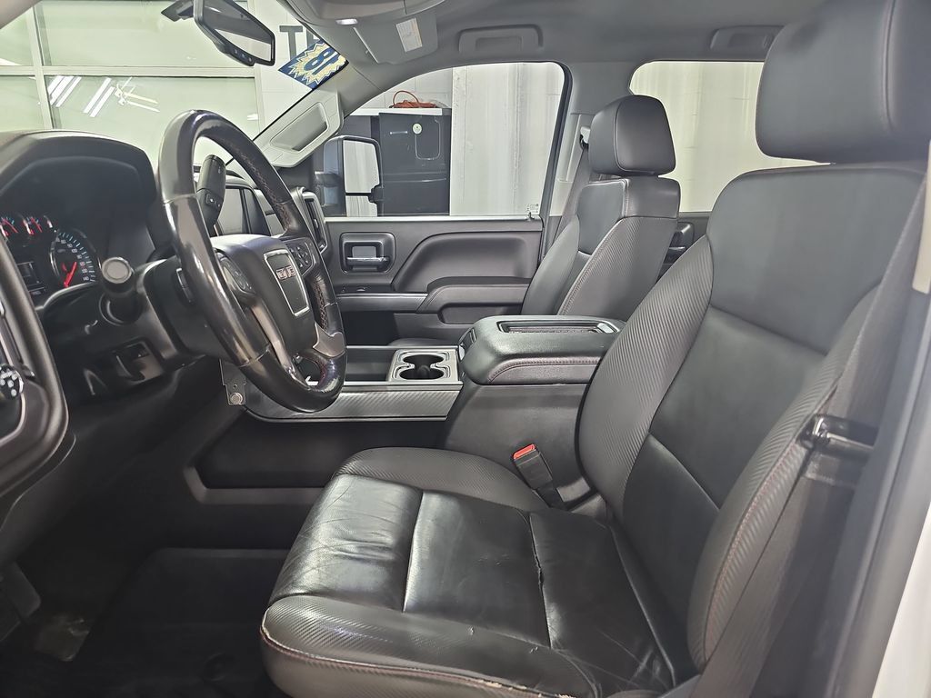 Used 2018 GMC Sierra 2500 SLT w/ All Terrain HD Package AWD/4WD image 18