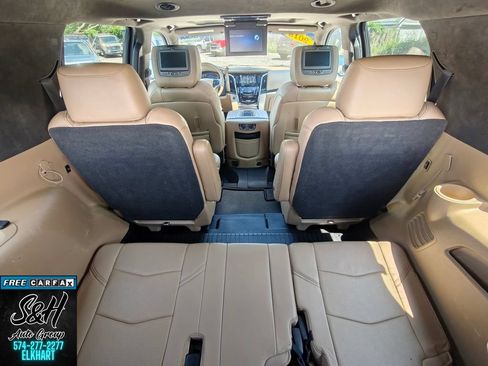 Used 2018 Cadillac Escalade Platinum AWD/4WD image 20