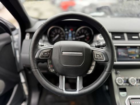 Used 2018 Land Rover Range Rover Evoque Landmark Edition AWD/4WD image 6