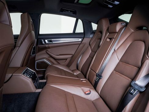 Certified 2023 Porsche Panamera 4 Platinum Edition AWD/4WD image 17