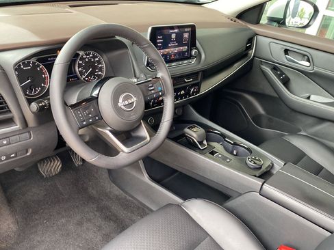 Certified 2023 Nissan Rogue SV w/ SV Premium B Package AWD/4WD image 13