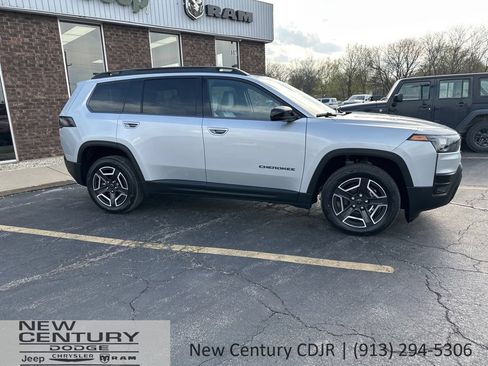 New 2026 Jeep Cherokee Limited AWD/4WD image 3