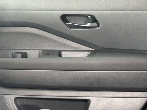 New 2026 Nissan Pathfinder S image 14