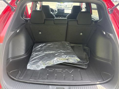 Used 2025 Honda HR-V Sport image 21
