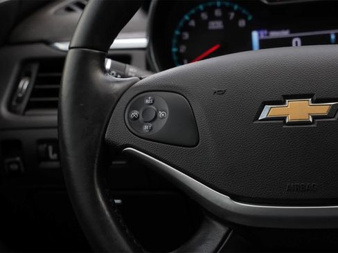 Used 2018 Chevrolet Impala LT image 10