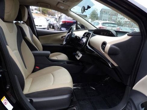 Used 2016 Toyota Prius image 18