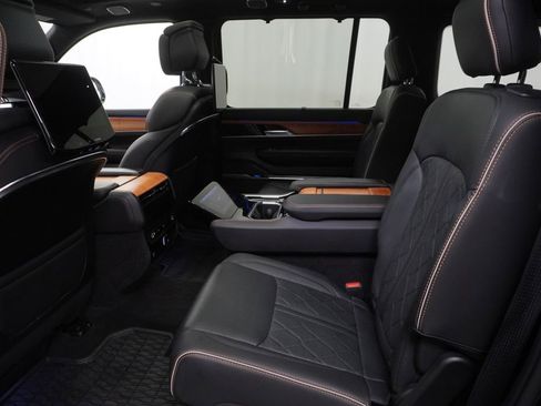 Certified 2024 Jeep Grand Wagoneer Series III w/ Rear-Seat Entertainment Group AWD/4WD image 22