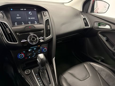 Used 2016 Ford Focus Titanium w/ Exterior Protection Package image 22