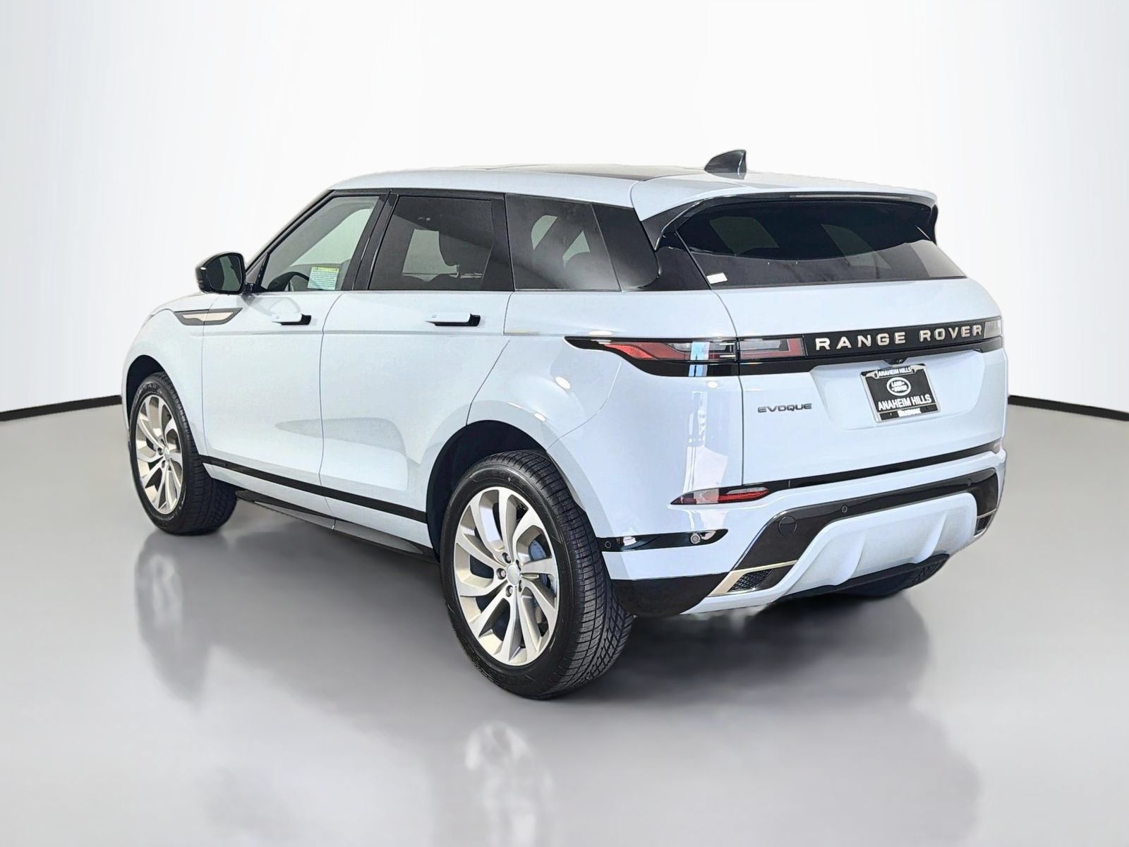 New 2026 Land Rover Range Rover Evoque Hoxton AWD/4WD image 3