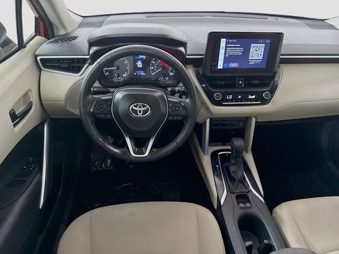 Used 2024 Toyota Corolla Cross LE image 17