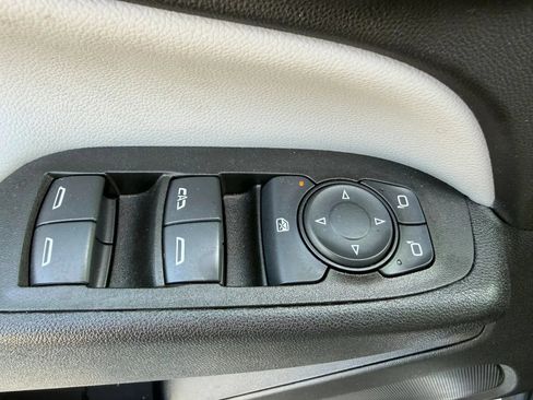 Used 2021 Chevrolet Equinox LS w/ LS Convenience Package FWD image 24