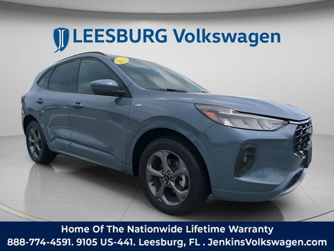 Used 2023 Ford Escape ST-Line Select w/ Tech Pack #2 AWD/4WD image 2