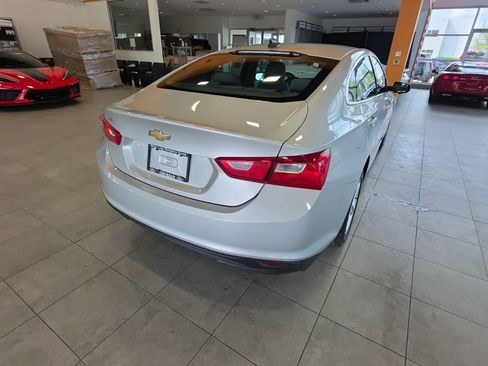Used 2022 Chevrolet Malibu LS FWD image 9