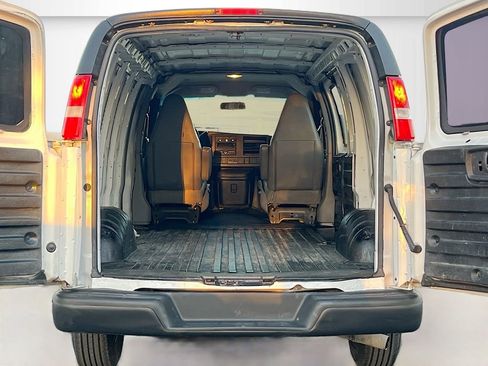 Used 2022 GMC Savana 2500 w/ Driver Convenience Package RWD image 22