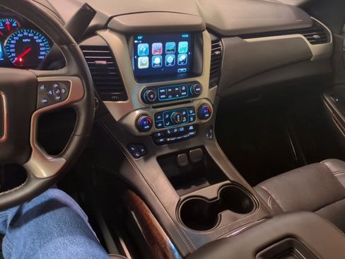 Used 2018 GMC Yukon SLT w/ Premium Edition image 20