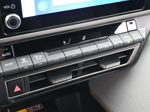 Used 2026 Toyota Camry SE w/ Convenience Package image 25