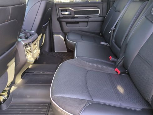 New 2026 RAM 2500 Laramie AWD/4WD image 17