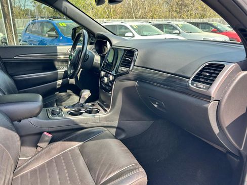 Used 2019 Jeep Grand Cherokee Limited X image 9
