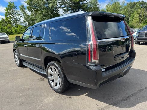 Used 2020 Cadillac Escalade ESV Luxury AWD/4WD image 3