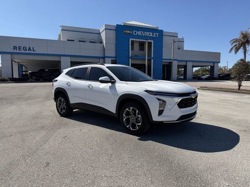 New 2026 Chevrolet Trax LT w/ Driver Confidence Package image 2