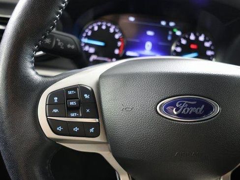Used 2022 Ford Explorer XLT w/ Equipment Group 202A image 21