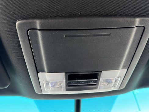 Used 2016 Ford Explorer XLT w/ Equipment Group 202A image 39