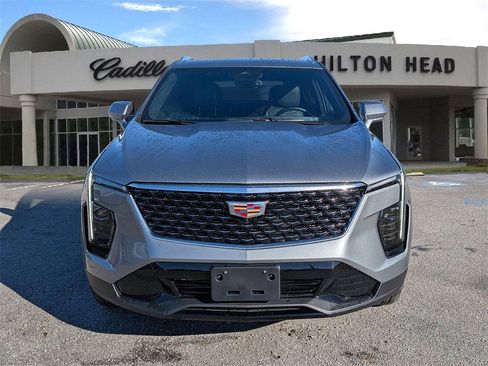 Certified 2025 Cadillac XT4 Premium Luxury image 9