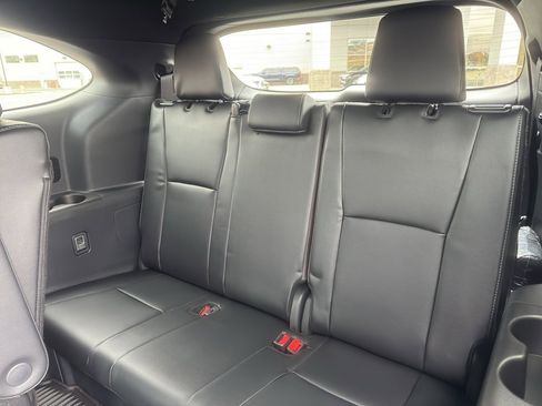 New 2026 Toyota Highlander XSE image 9