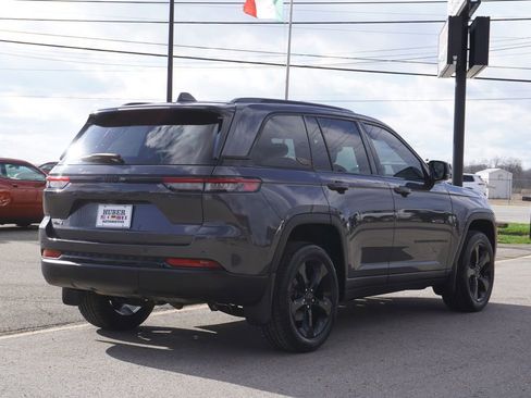 Used 2023 Jeep Grand Cherokee Altitude image 7