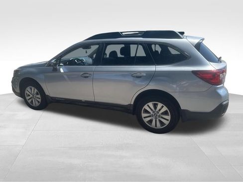 Used 2018 Subaru Outback 2.5i Premium AWD/4WD image 15