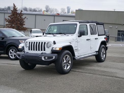 Used 2018 Jeep Wrangler Unlimited Sahara w/ Dual Top Group image 10
