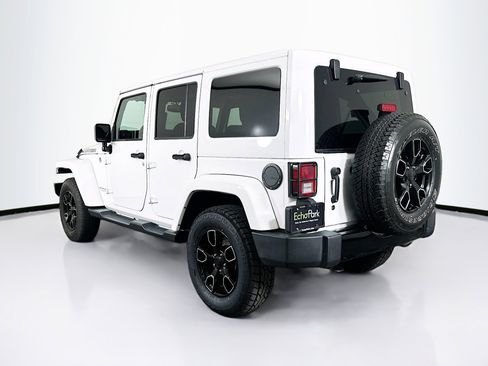 Used 2017 Jeep Wrangler Unlimited Sahara image 5