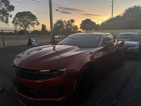 Used 2021 Chevrolet Camaro LT image 32