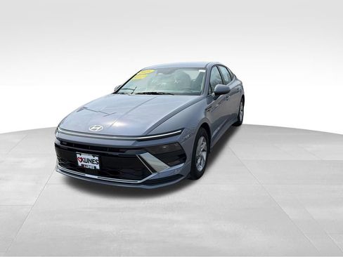 Used 2025 Hyundai Sonata SE FWD image 4