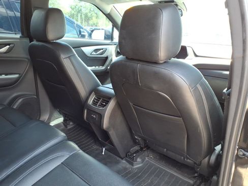 Used 2021 Chevrolet Blazer LT FWD image 9